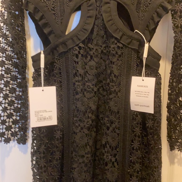 Beautiful self -portrait dress - Picture 9 of 12